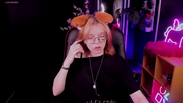 FoxxyyPolly online show from June 14, 6:14 am