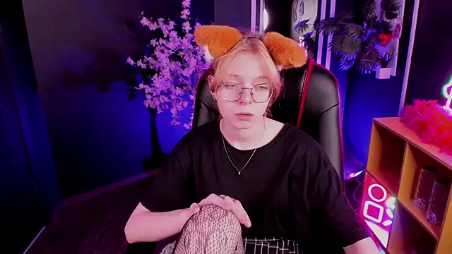 FoxxyyPolly online show from June 27, 5:57 am