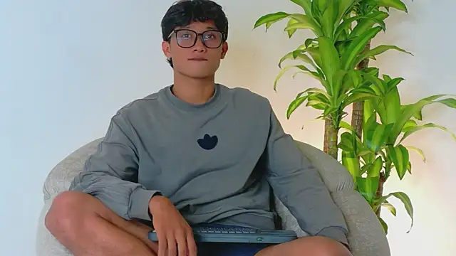Iam erick online show from May 12, 3:03 am