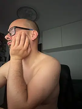 NakedAndrewHot online show from June 26, 12:05 am