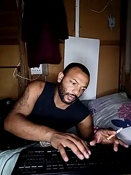 Snapshot of Camodick chatting on November 9, 6:45 pm Camodick online show from November 9, 6:45 pm