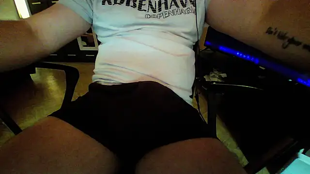 berlover1 online show from June 1, 5:29 am