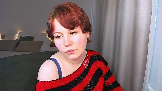MiaLacrice online show from June 1, 11:32 am