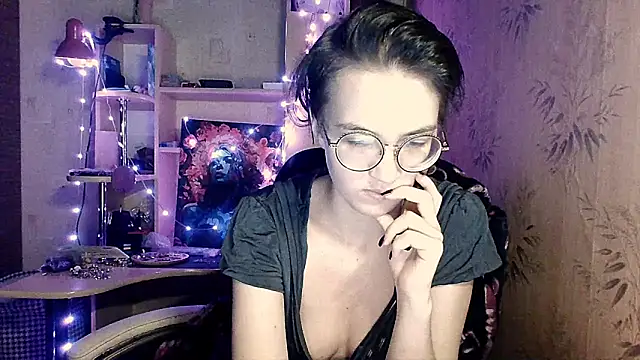 Alessa Kiss online show from May 14, 6:05 pm