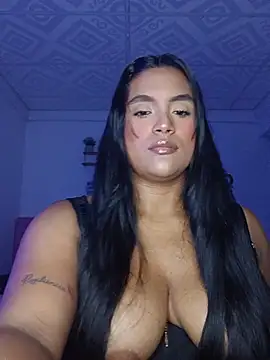 Snapshot of latin_indian chatting on May 15, 6:00 am latin indian online show from May 15, 6:00 am