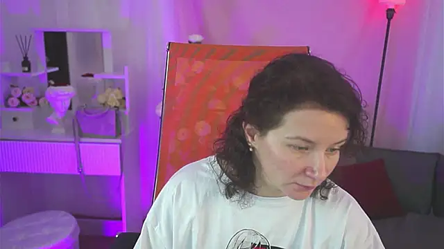 AureliaGleam online show from May 16, 8:02 am