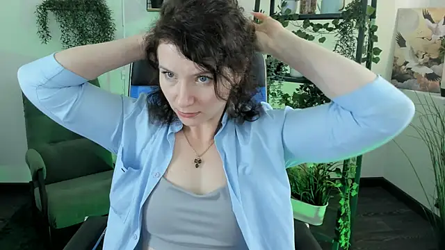 AureliaGleam online show from May 18, 4:51 am