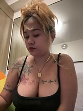 Snapshot of queenmia__ph chatting on July 14, 5:41 pm queenmia ph online show from July 14, 5:41 pm