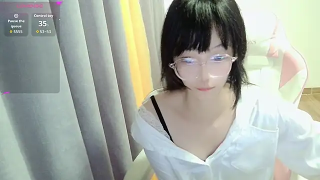 Ooo-Lola online show from May 7, 11:52 pm