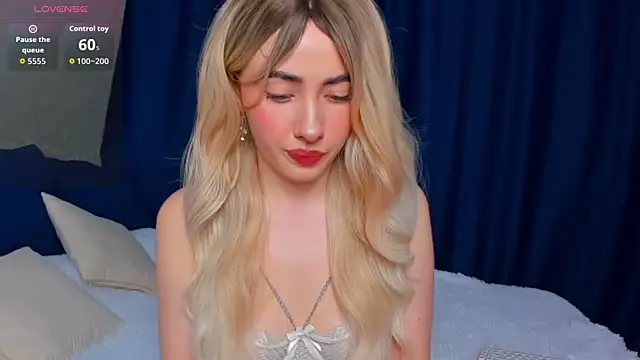 Snapshot of SabrinaKarter chatting on May 22, 5:16 am SabrinaKarter online show from May 22, 5:16 am