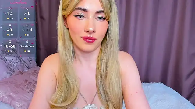 Snapshot of SabrinaKarter chatting on June 14, 5:36 pm SabrinaKarter online show from June 14, 5:36 pm