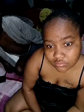 Snapshot of ChubbyMidgetxxx19 chatting on June 6, 8:52 am ChubbyMidgetxxx19 online show from June 6, 8:52 am