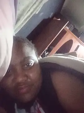 Snapshot of ChubbyMidgetxxx19 chatting on June 19, 3:34 am ChubbyMidgetxxx19 online show from June 19, 3:34 am