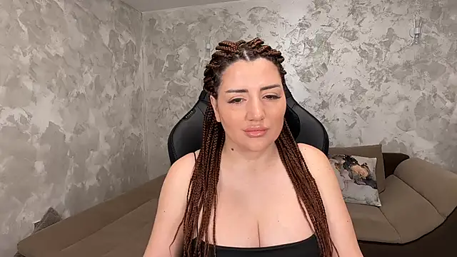 SophiePale online show from February 15, 7:49 am