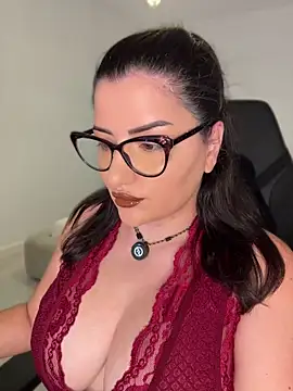 Snapshot of SophiePale chatting on July 18, 9:18 am SophiePale online show from July 18, 9:18 am