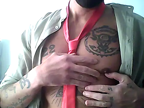 Alessandromagno8 online show from May 18, 9:03 am