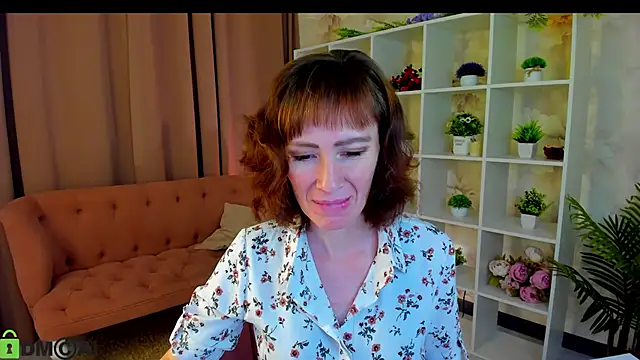 gracekellyyy online show from June 13, 4:21 am