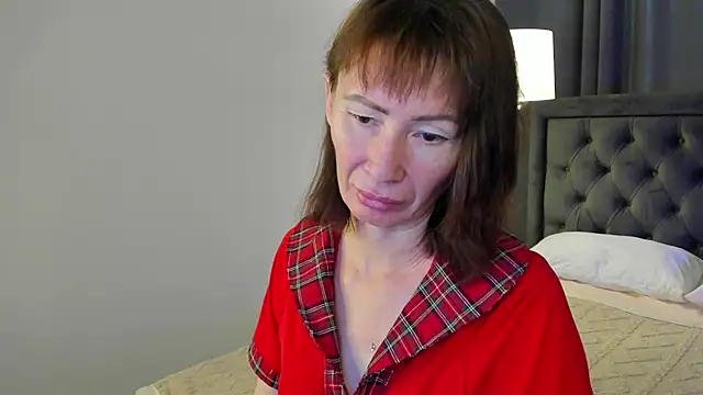 gracekellyyy online show from May 26, 4:32 am