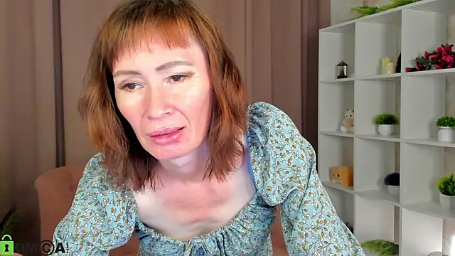 gracekellyyy online show from June 15, 4:23 am
