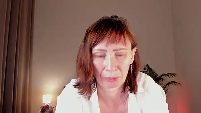 gracekellyyy online show from May 12, 8:43 am