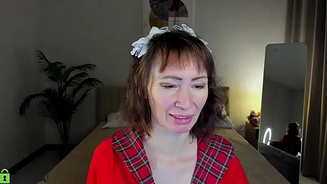 gracekellyyy online show from June 27, 3:56 am