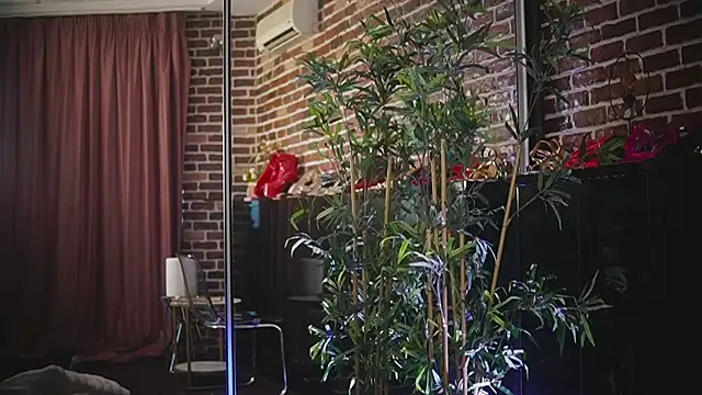 VanessaVosss online show from June 17, 5:45 pm