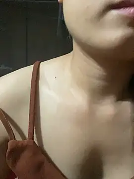 Cute-Sexyy online show from May 20, 2:25 pm