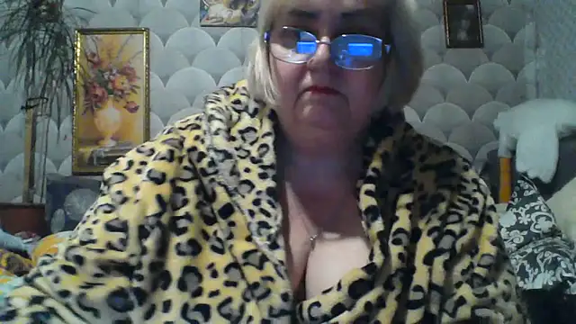 Snapshot of MarinaFarina53 chatting on June 15, 9:03 pm MarinaFarina53 online show from June 15, 9:03 pm