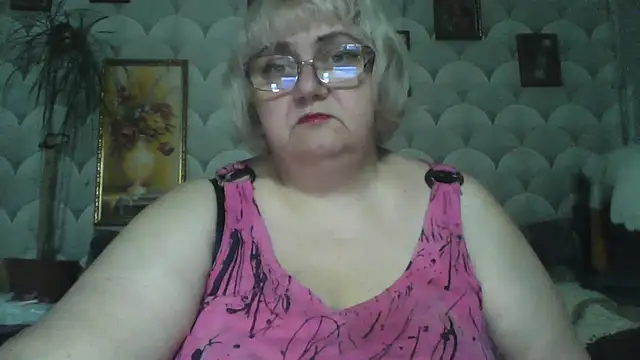 Snapshot of MarinaFarina53 chatting on June 7, 8:08 am MarinaFarina53 online show from June 7, 8:08 am