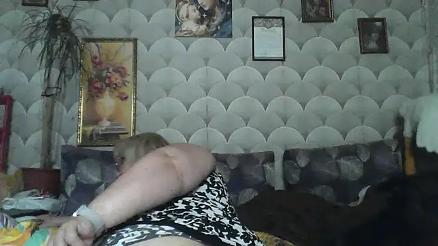 Snapshot of MarinaFarina53 chatting on June 4, 7:02 am MarinaFarina53 online show from June 4, 7:02 am