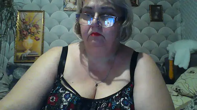 Snapshot of MarinaFarina53 chatting on June 11, 6:38 pm MarinaFarina53 online show from June 11, 6:38 pm