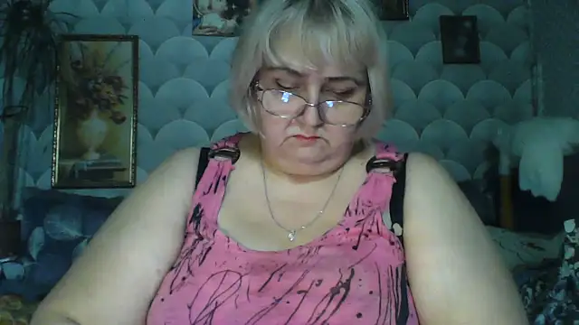 Snapshot of MarinaFarina53 chatting on June 17, 5:29 am MarinaFarina53 online show from June 17, 5:29 am