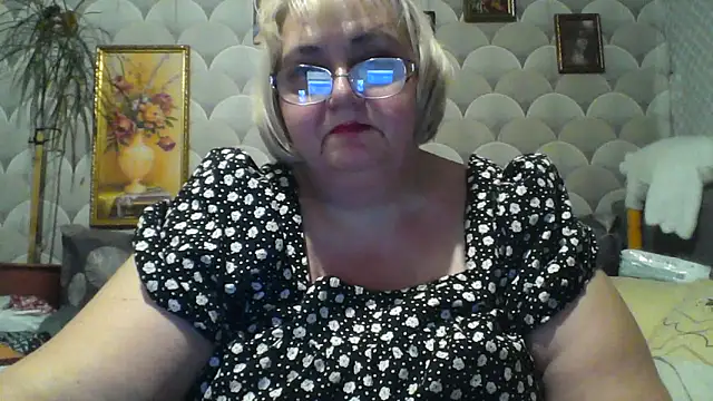 Snapshot of MarinaFarina53 chatting on June 4, 7:07 pm MarinaFarina53 online show from June 4, 7:07 pm