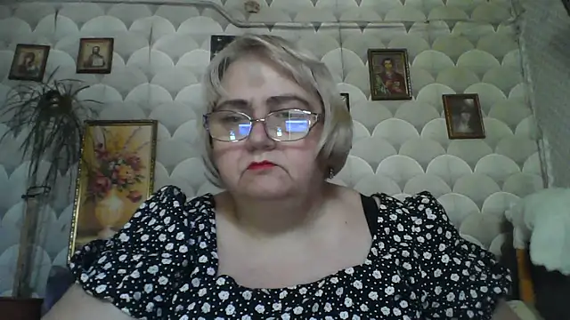 Snapshot of MarinaFarina53 chatting on June 11, 5:37 am MarinaFarina53 online show from June 11, 5:37 am