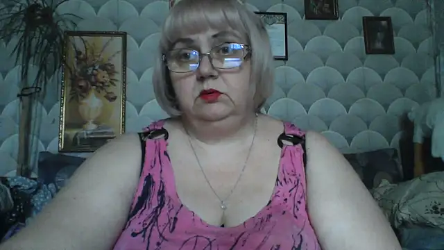 Snapshot of MarinaFarina53 chatting on June 18, 11:59 am MarinaFarina53 online show from June 18, 11:59 am