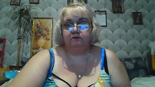 Snapshot of MarinaFarina53 chatting on June 28, 5:19 pm MarinaFarina53 online show from June 28, 5:19 pm