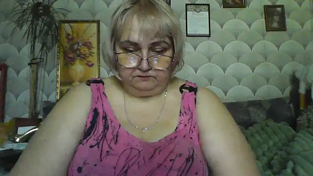 Snapshot of MarinaFarina53 chatting on June 20, 7:13 am MarinaFarina53 online show from June 20, 7:13 am