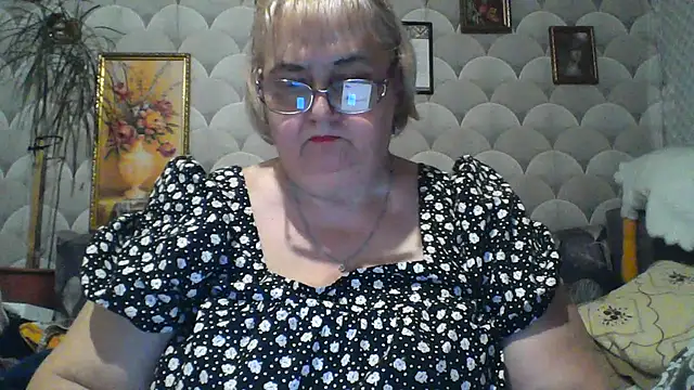 Snapshot of MarinaFarina53 chatting on June 19, 7:09 pm MarinaFarina53 online show from June 19, 7:09 pm