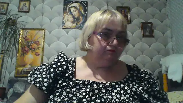 Snapshot of MarinaFarina53 chatting on June 10, 7:48 pm MarinaFarina53 online show from June 10, 7:48 pm