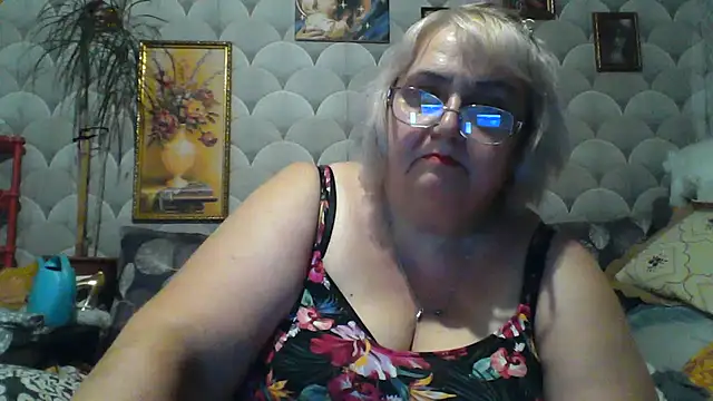 Snapshot of MarinaFarina53 chatting on June 30, 6:08 pm MarinaFarina53 online show from June 30, 6:08 pm