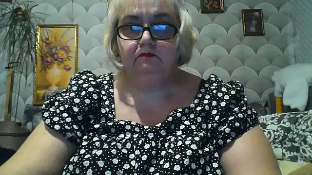 Snapshot of MarinaFarina53 chatting on June 9, 7:15 pm MarinaFarina53 online show from June 9, 7:15 pm