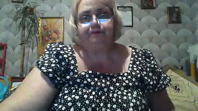 Snapshot of MarinaFarina53 chatting on June 26, 6:14 pm MarinaFarina53 online show from June 26, 6:14 pm