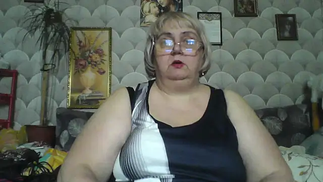 Snapshot of MarinaFarina53 chatting on June 2, 8:58 am MarinaFarina53 online show from June 2, 8:58 am