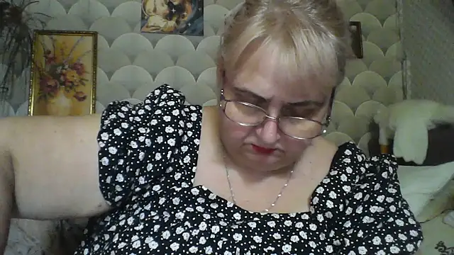Snapshot of MarinaFarina53 chatting on June 27, 6:30 am MarinaFarina53 online show from June 27, 6:30 am