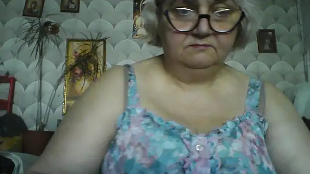 Snapshot of MarinaFarina53 chatting on May 21, 5:49 am MarinaFarina53 online show from May 21, 5:49 am