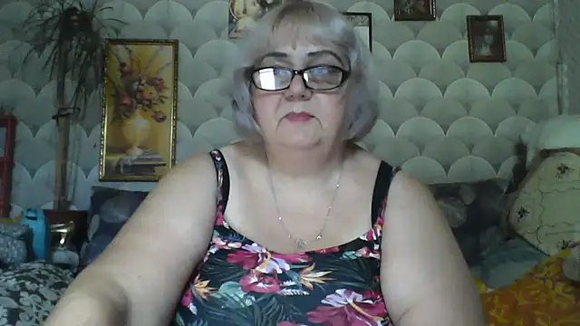 Snapshot of MarinaFarina53 chatting on June 30, 6:02 am MarinaFarina53 online show from June 30, 6:02 am