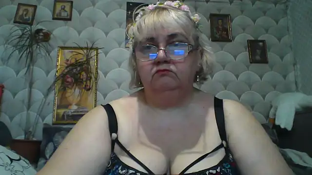 Snapshot of MarinaFarina53 chatting on May 24, 7:19 am MarinaFarina53 online show from May 24, 7:19 am