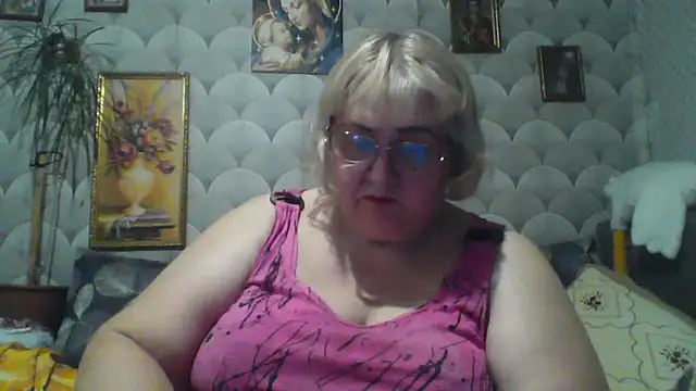 Snapshot of MarinaFarina53 chatting on June 7, 8:58 pm MarinaFarina53 online show from June 7, 8:58 pm