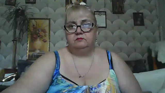 Snapshot of MarinaFarina53 chatting on June 27, 2:01 pm MarinaFarina53 online show from June 27, 2:01 pm