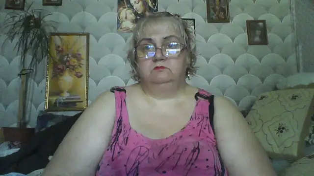 Snapshot of MarinaFarina53 chatting on June 9, 6:36 am MarinaFarina53 online show from June 9, 6:36 am